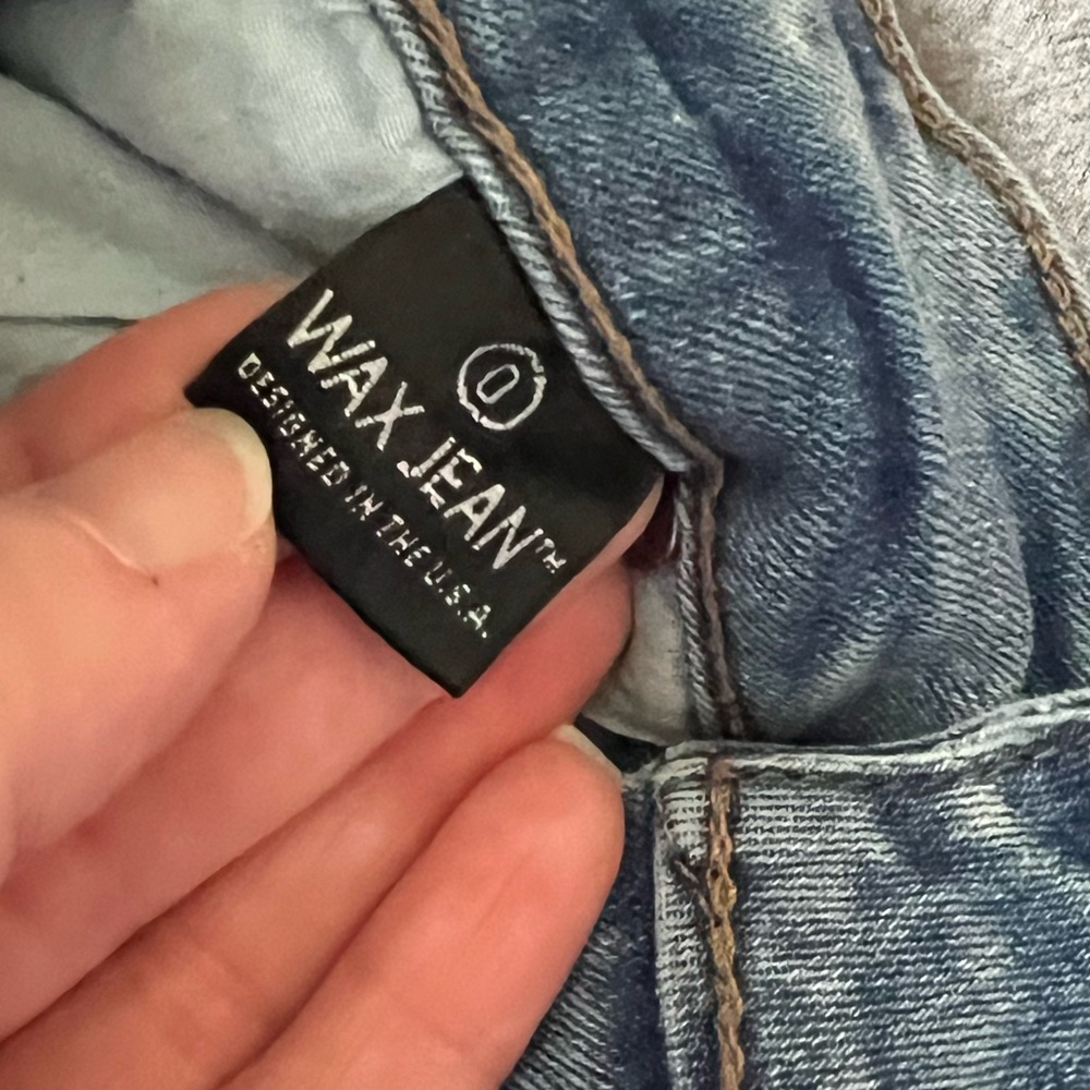 Jeans - Picture 2 of 3